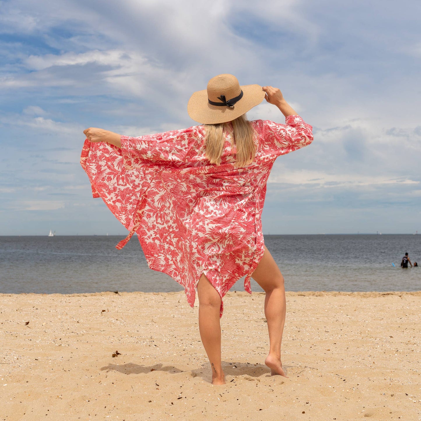 Tropical Reds Women's Cotton Kimono Robe – Vibrant Comfort and Timeless Style