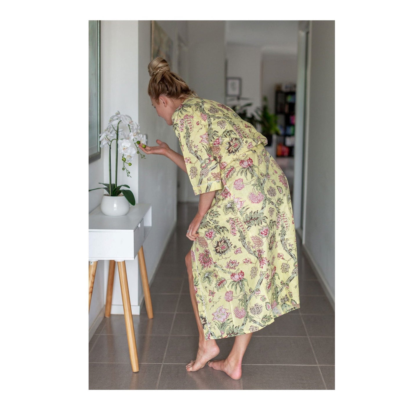 Golden Warratah Kimono Bathrobe - 100% Cotton Cambric - Frida Kahlo & Bird of Paradise Design - Free-Size, Versatile Kimono, Robe, Kaftan - Limited Edition with Cotton Tie & Pockets